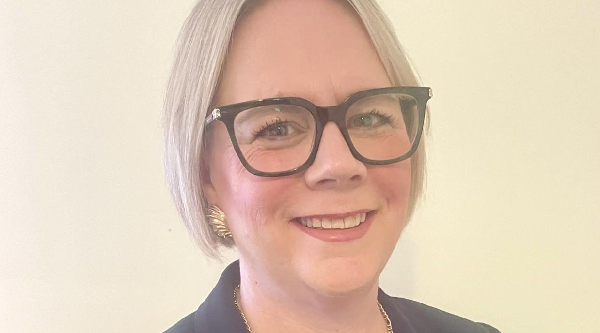 Health Minister welcomes new Ambulance Service Chief Executive