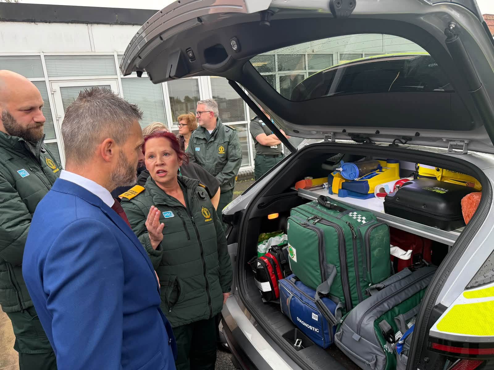 Health Minister Robbie Butler visits NIAS RRV car